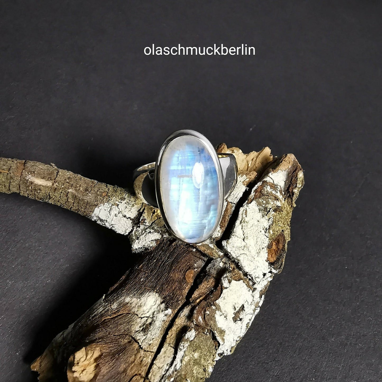 Silberring mit Regenbogen-Mondstein