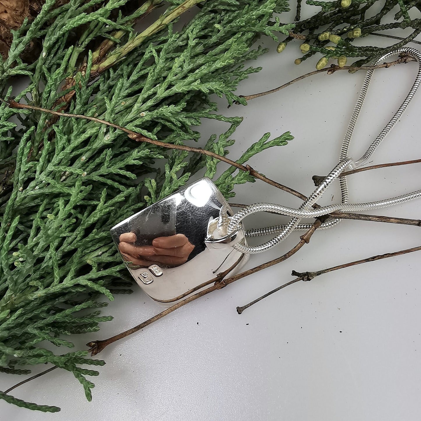 Handgefertigter Silberanhänger
