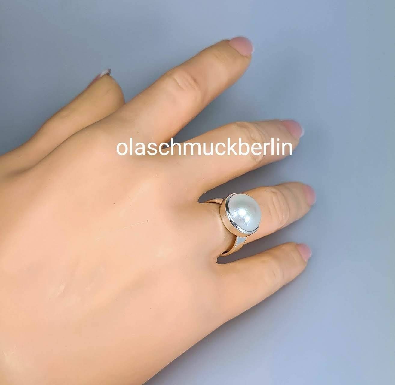 Silberring mit einer großen Süßwasserperle
