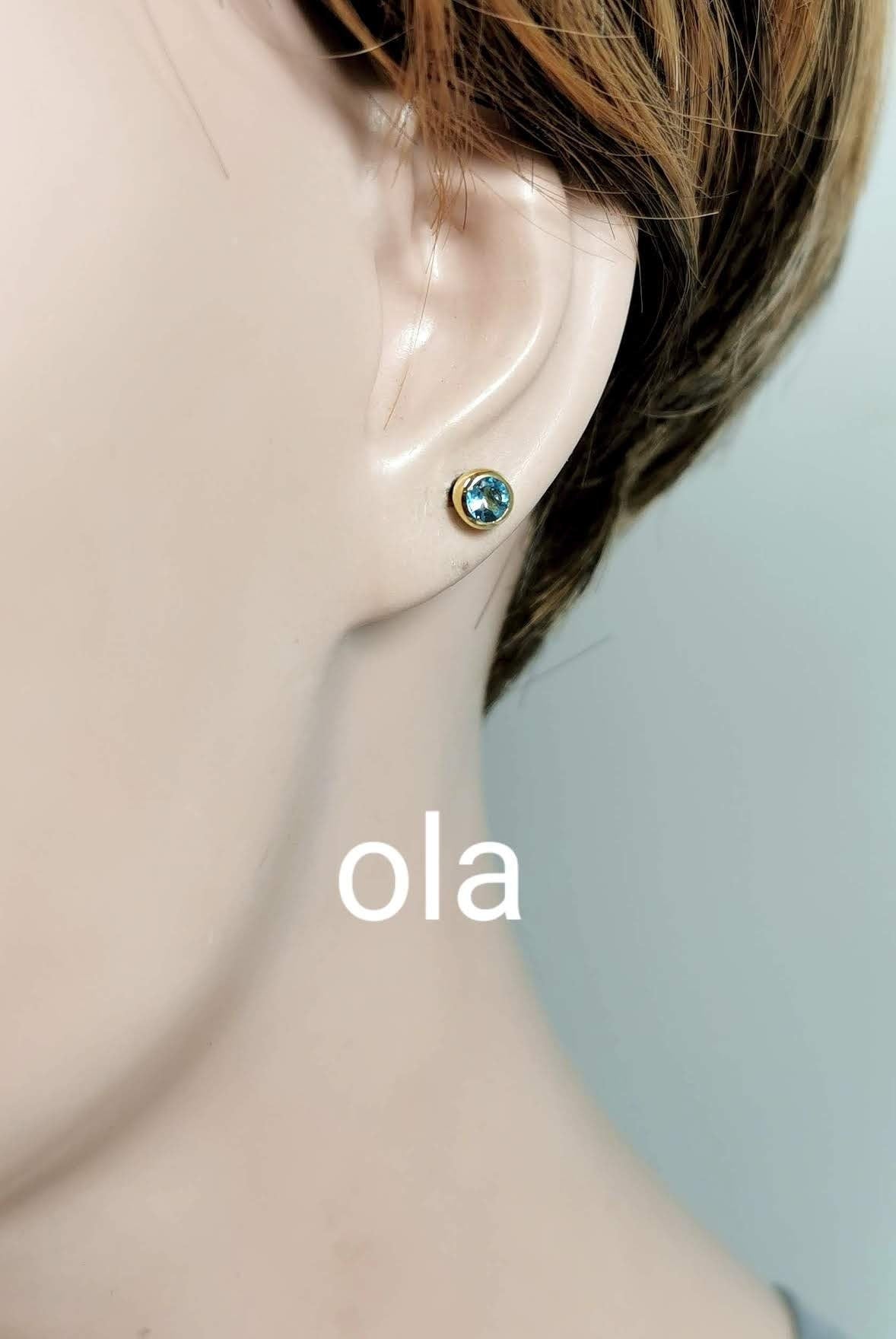 Silberohrstecker mit Swiss Blue Topas (vergoldet)