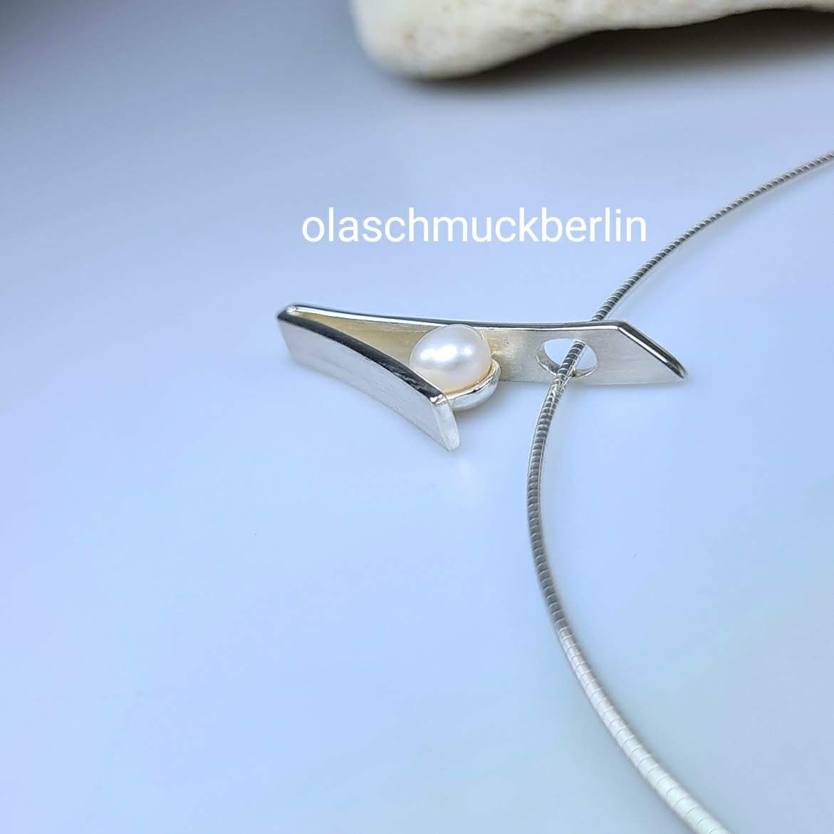 Silberanhänger mit Süßwasswerperle