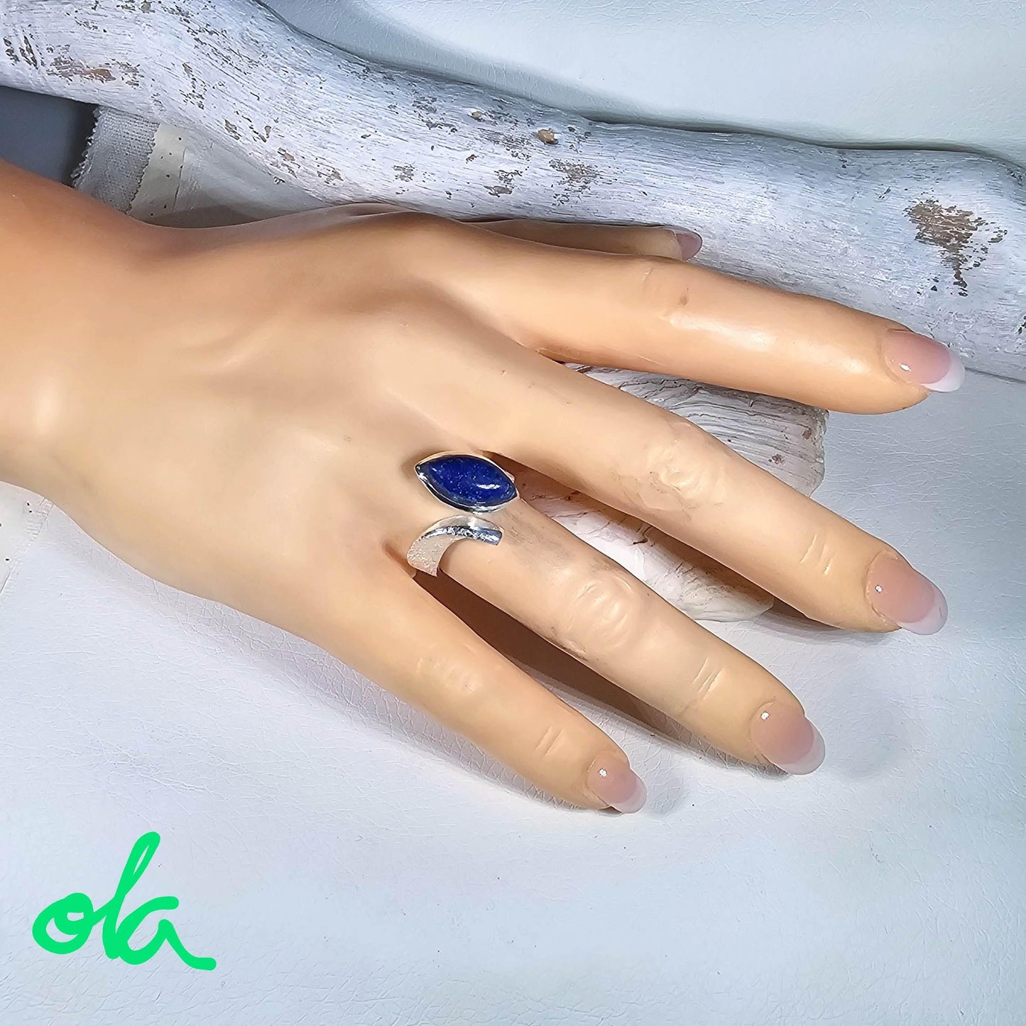 Silberring mit Lapislazuli