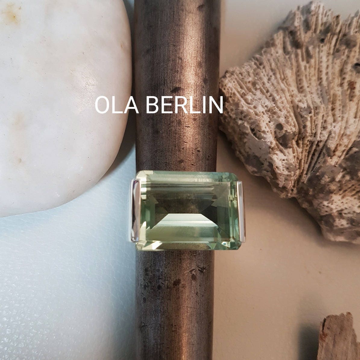 Handgefertigter Silberring mit Obsidian