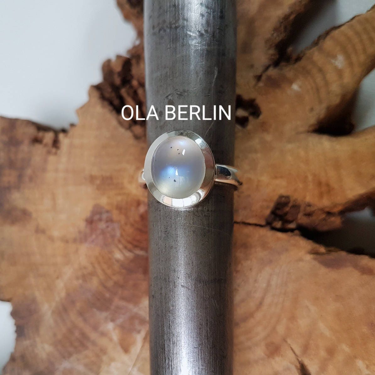 Handgefertigter Silberring mit Mondstein
