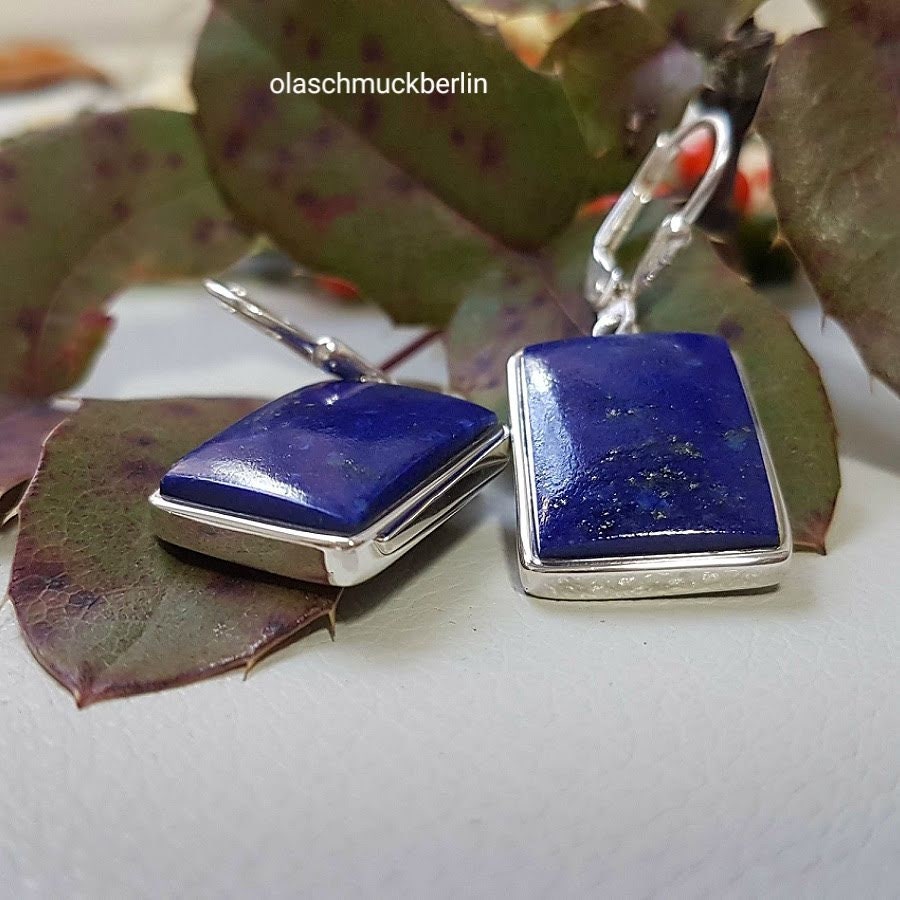 Silberohrhänger mit Lapislazuli