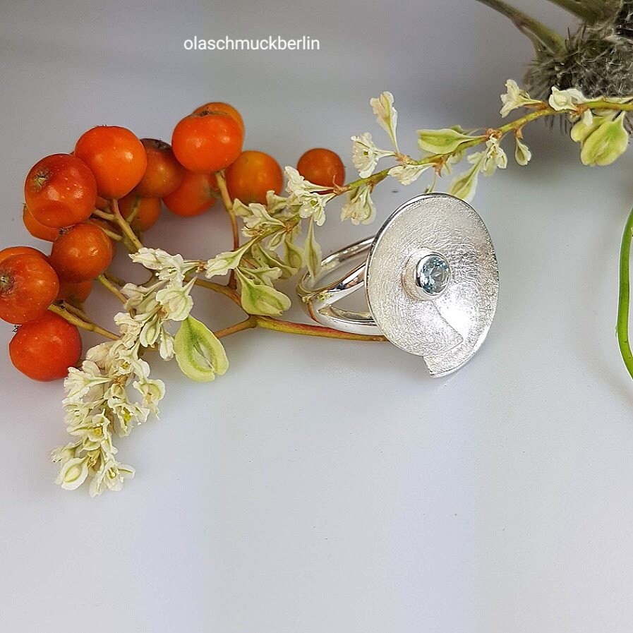 Handgefertigter Silberring mit Topas