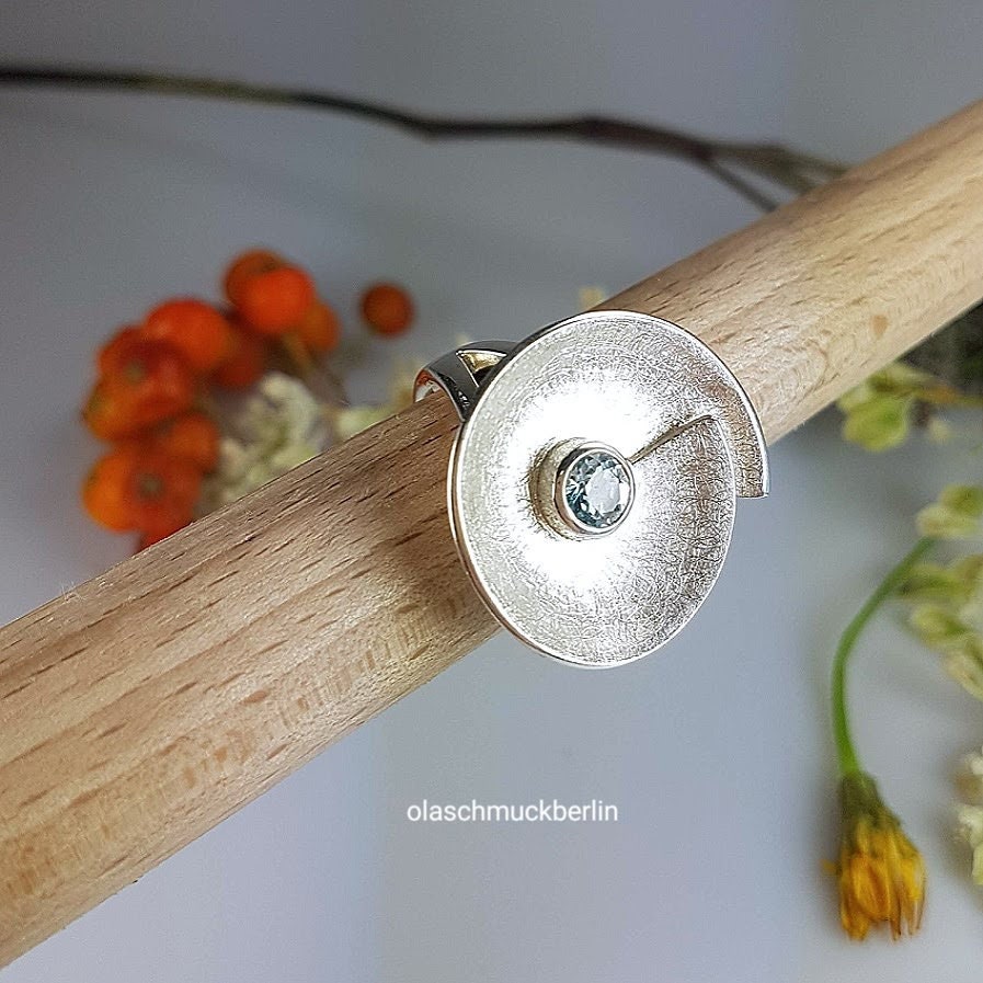 Handgefertigter Silberring mit Topas