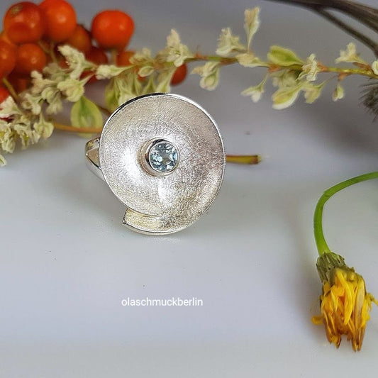 Handgefertigter Silberring mit Topas