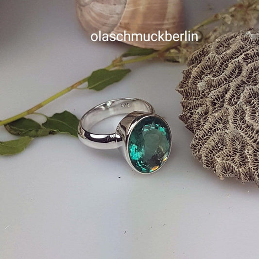 Handgefertigter Silberring mit Fluorit