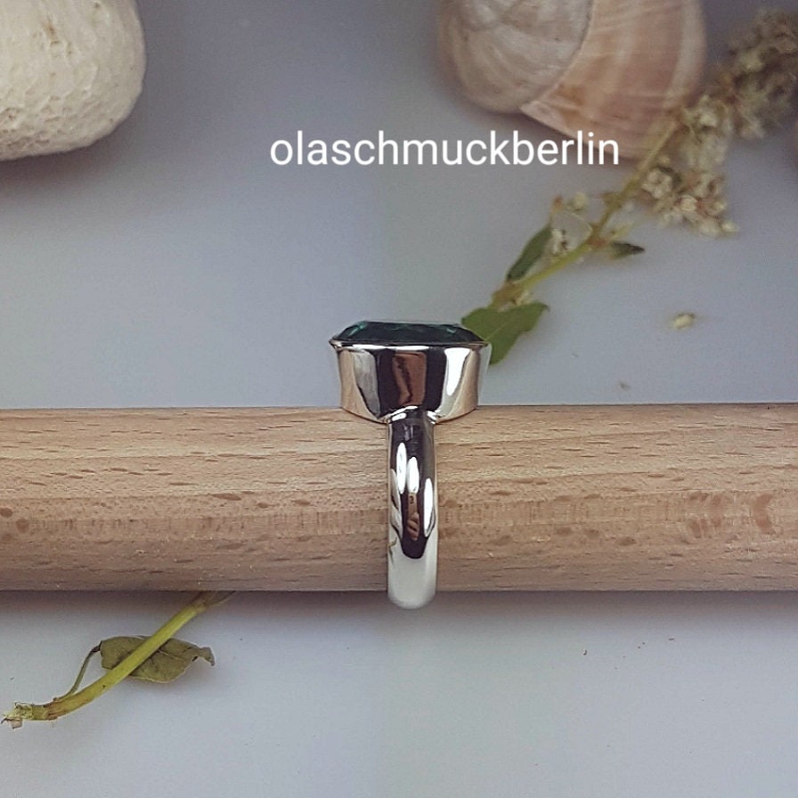Handgefertigter Silberring mit Fluorit
