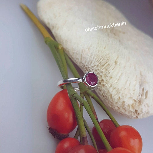 Silberring mit Rubin