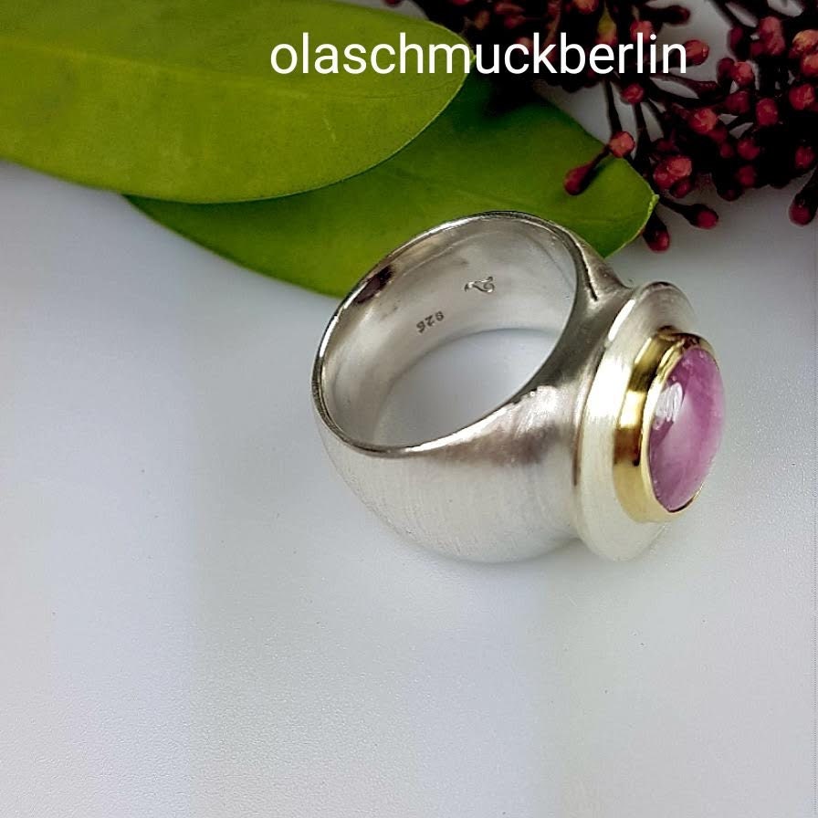 Handgefertigter Silberring mit Sternrubin