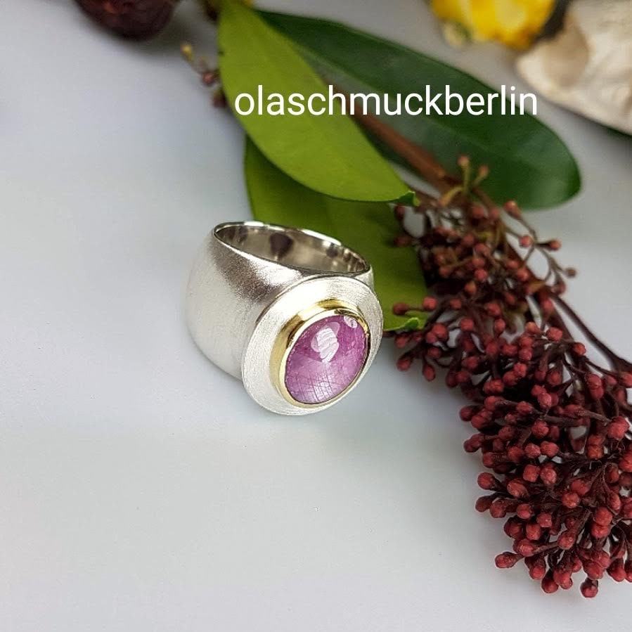 Handgefertigter Silberring mit Sternrubin