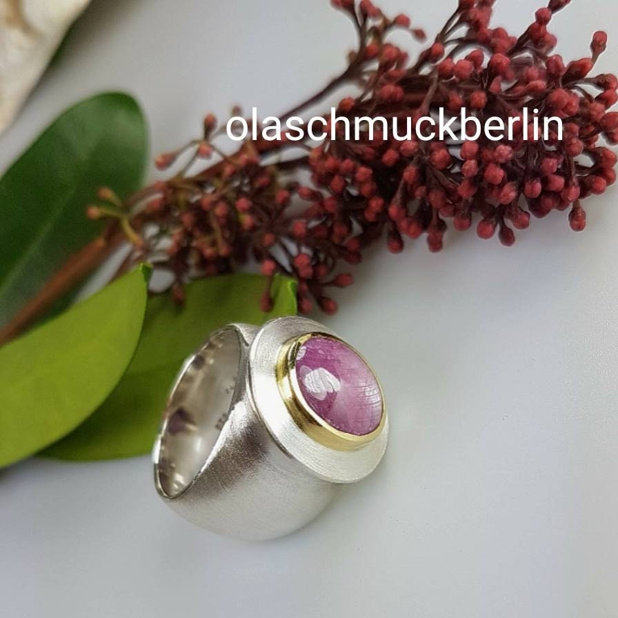 Handgefertigter Silberring mit Sternrubin