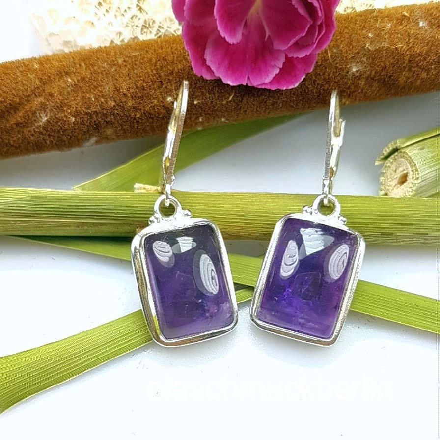 Silberohrhänger mit Amethyst