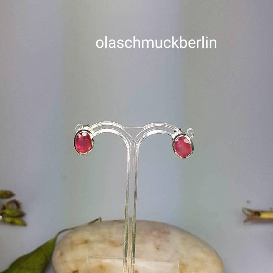 Silberohrstecker mit Rubin