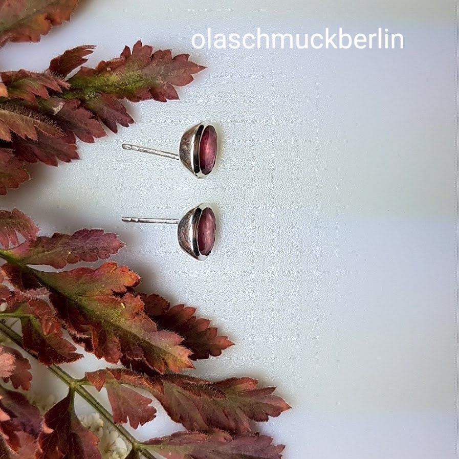 Silberohrstecker mit Rubin
