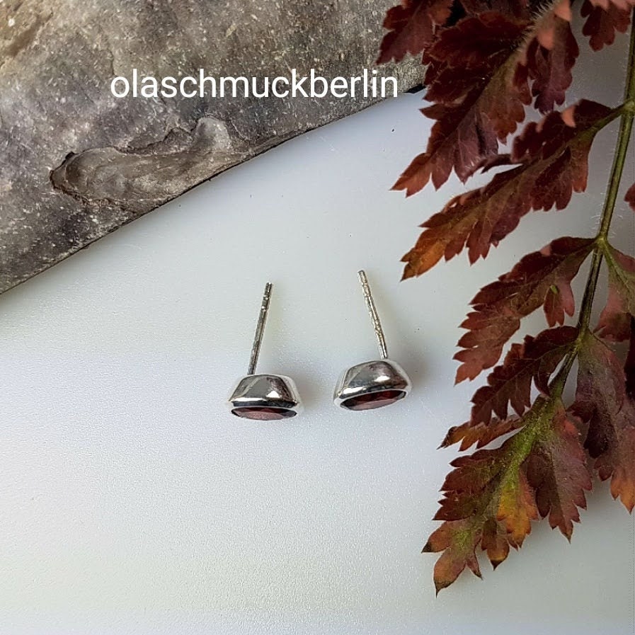 Silberohrstecker mit Granat