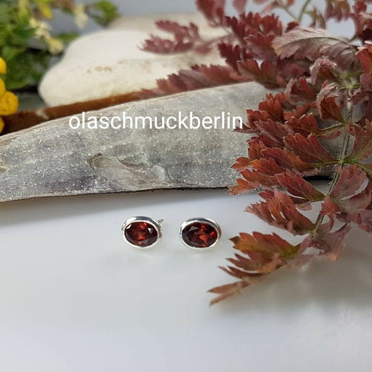 Silberohrstecker mit Granat
