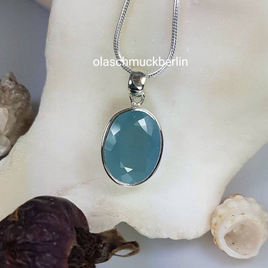 Handmade silver pendant with aquamarine
