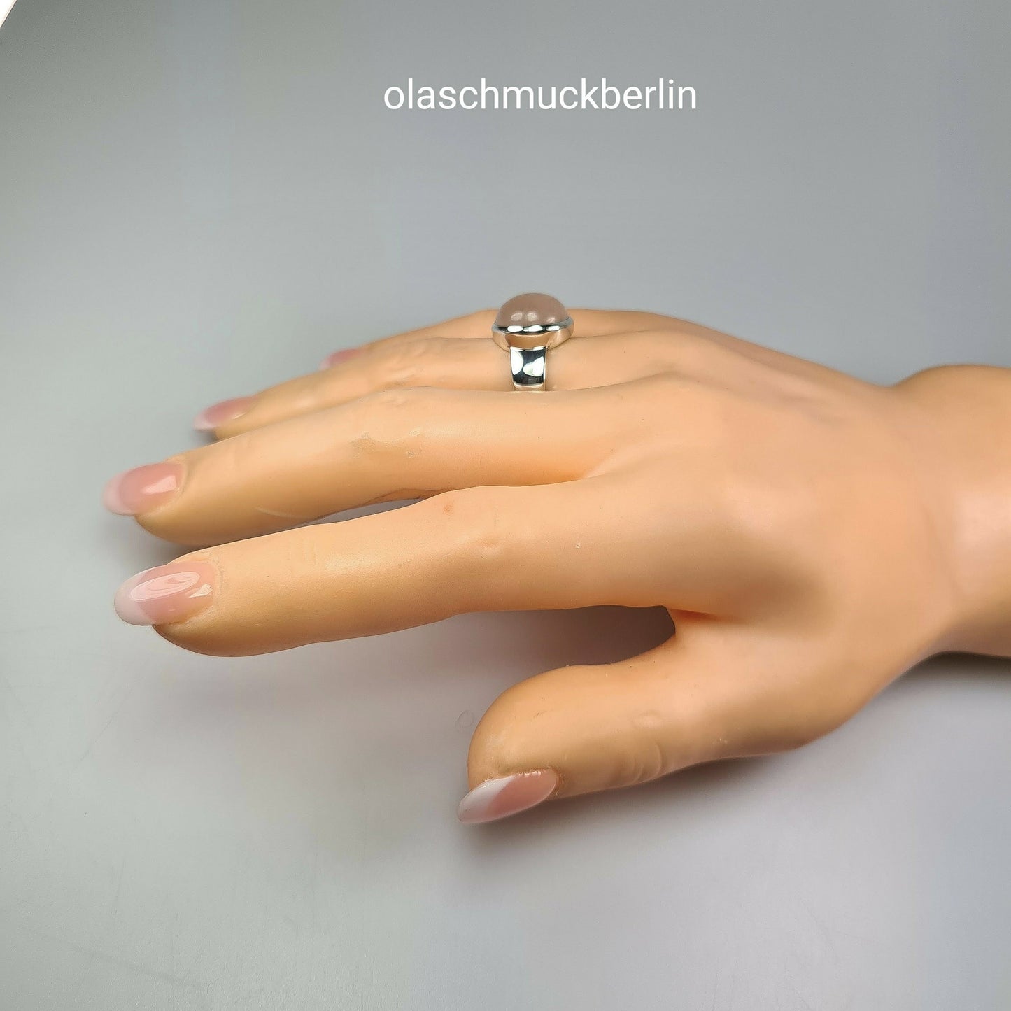 Handgefertigter Silberring mit Rosenquarz