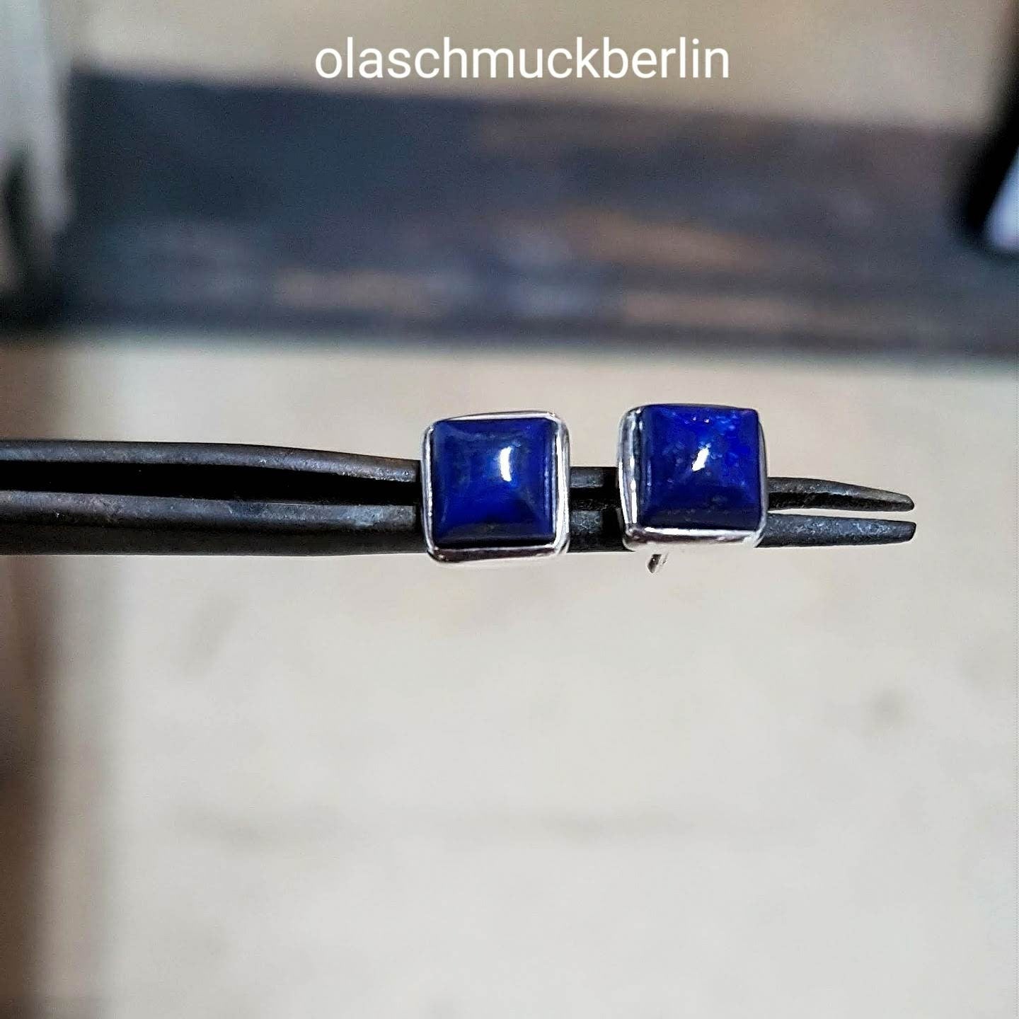 Silberohrstecker mit Lapislazuli