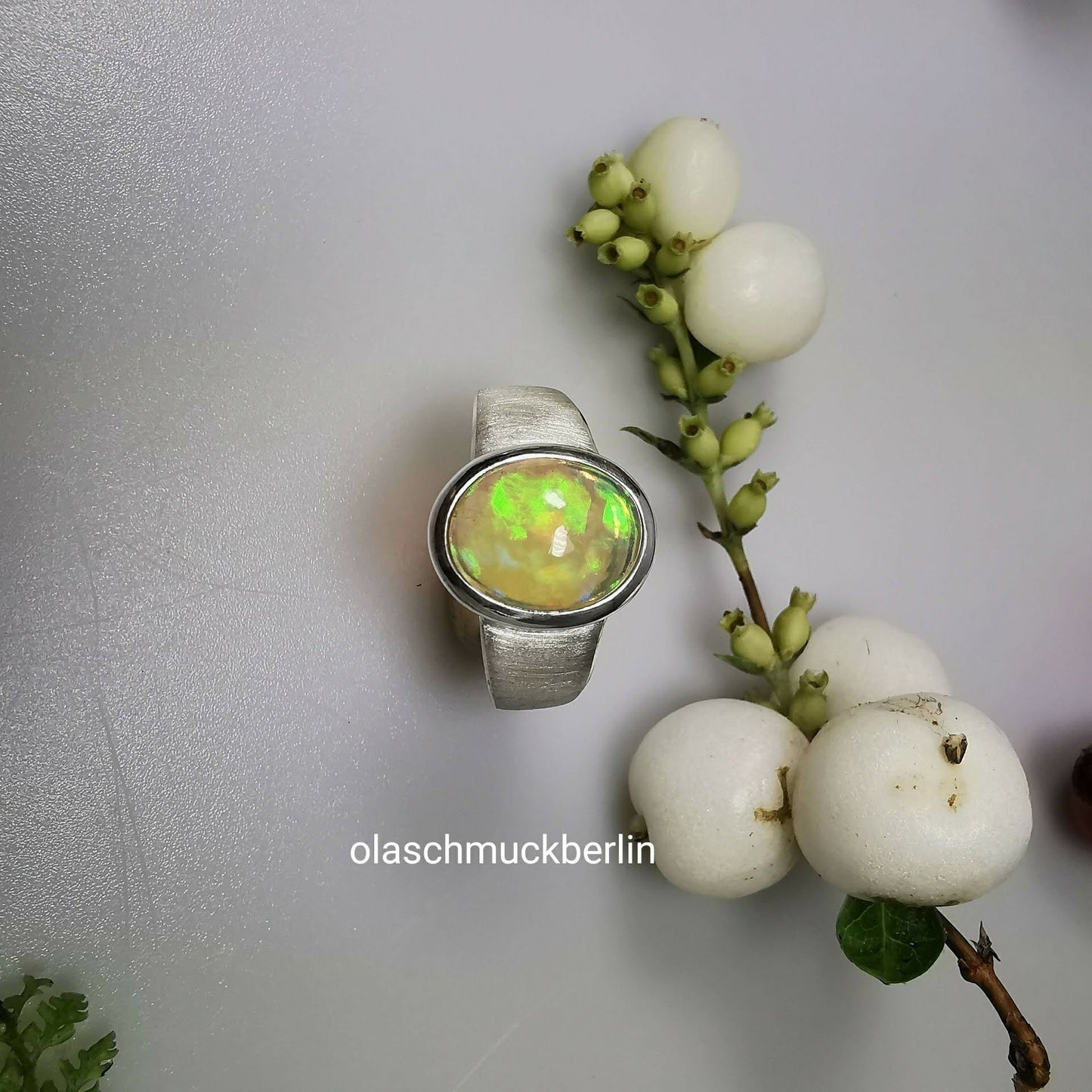 Handgefertigter Silberring mit Opal (Australien)