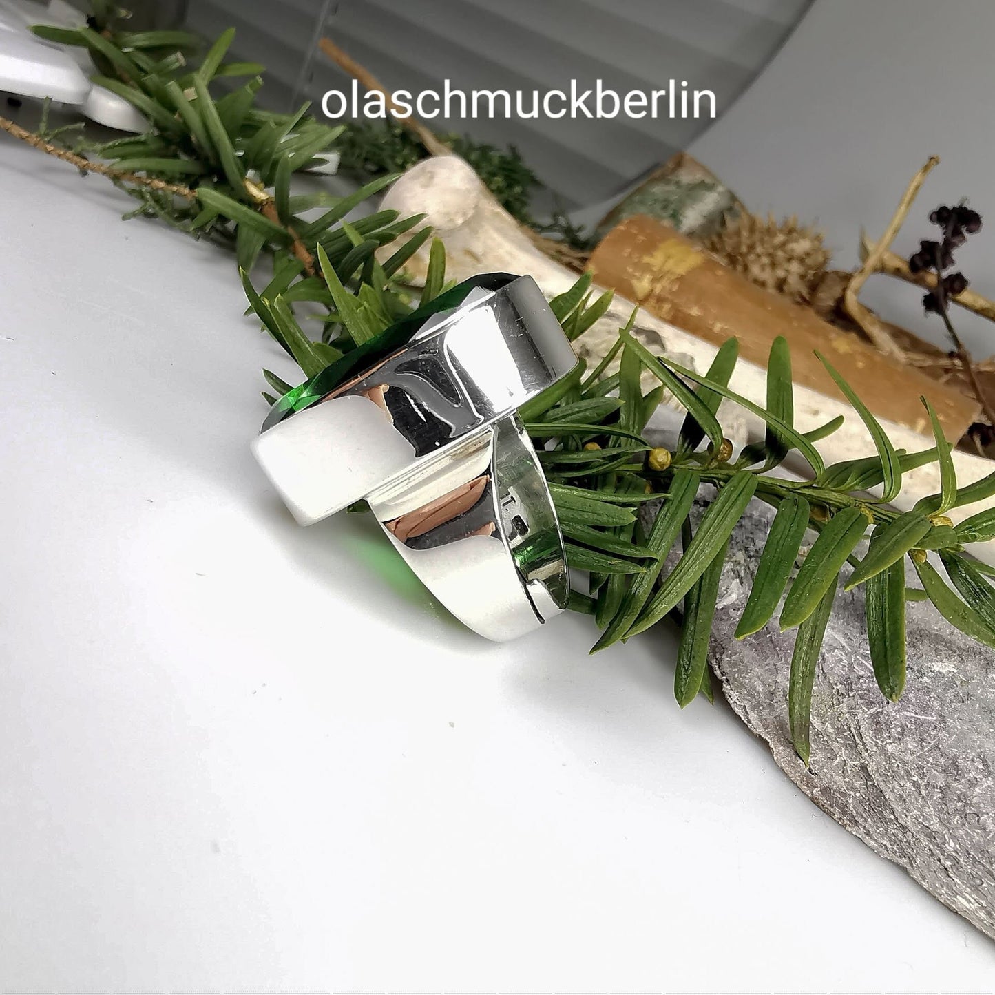 Handgefertigter Silberring mit grünem Obsidian (Peru)