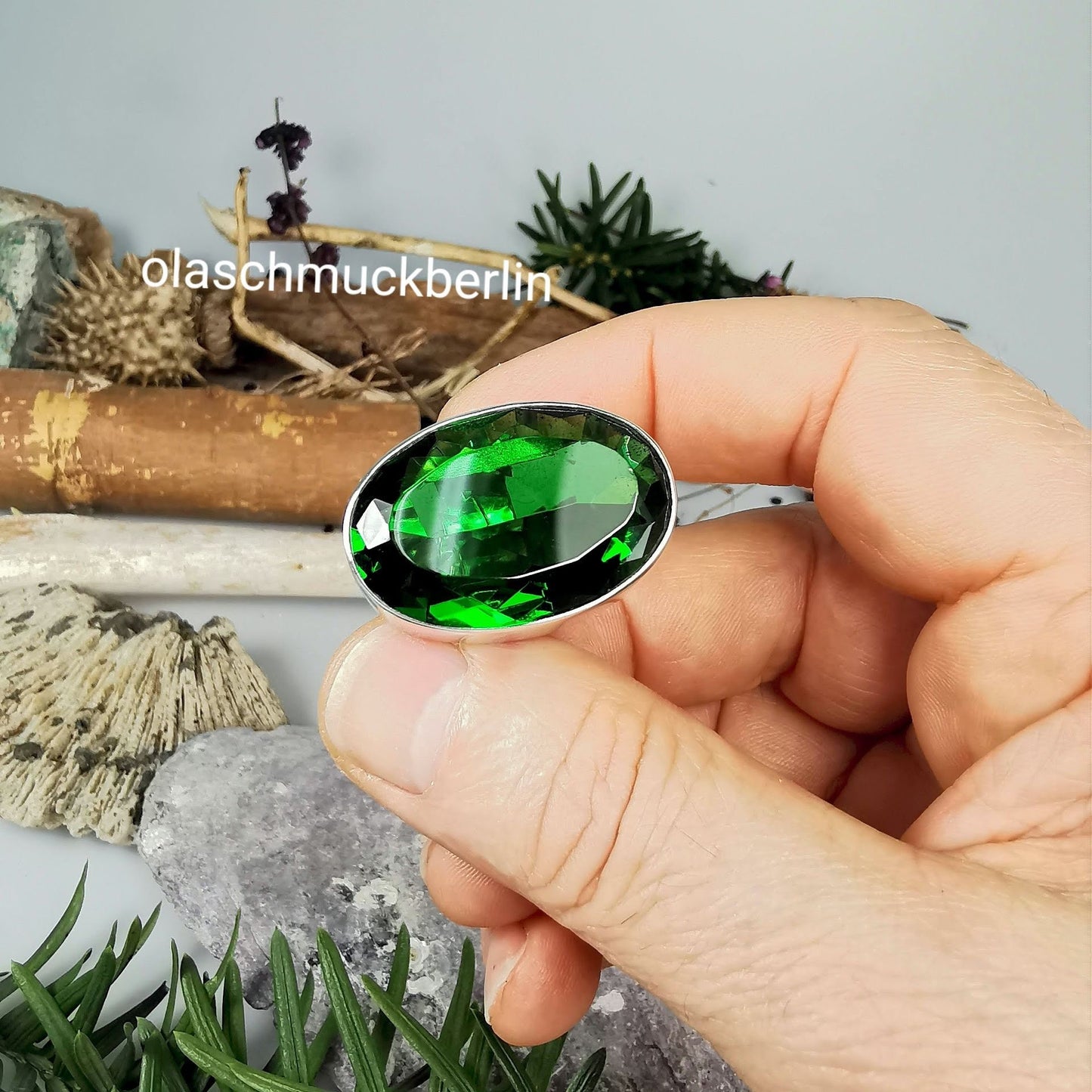 Handgefertigter Silberring mit grünem Obsidian (Peru)