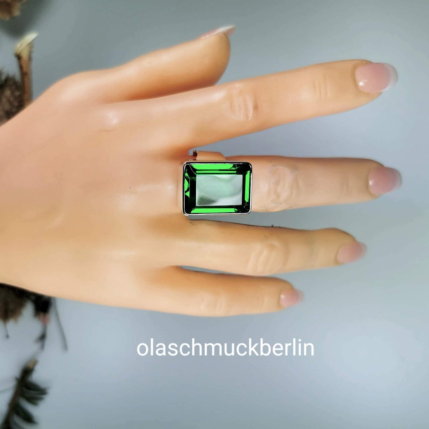 Handgefertigter Silberanhänger mit grünem Obsidian (Bolivien)