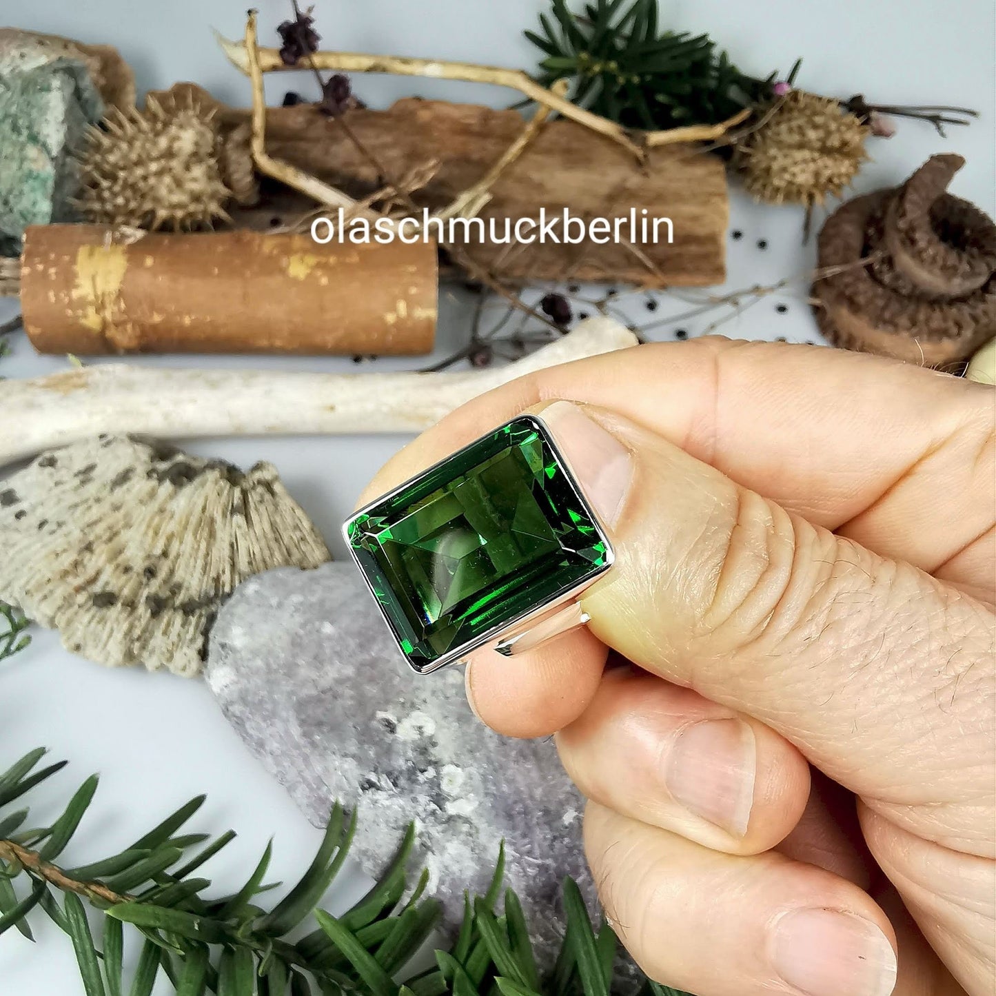 Handgefertigter Silberanhänger mit grünem Obsidian (Bolivien)