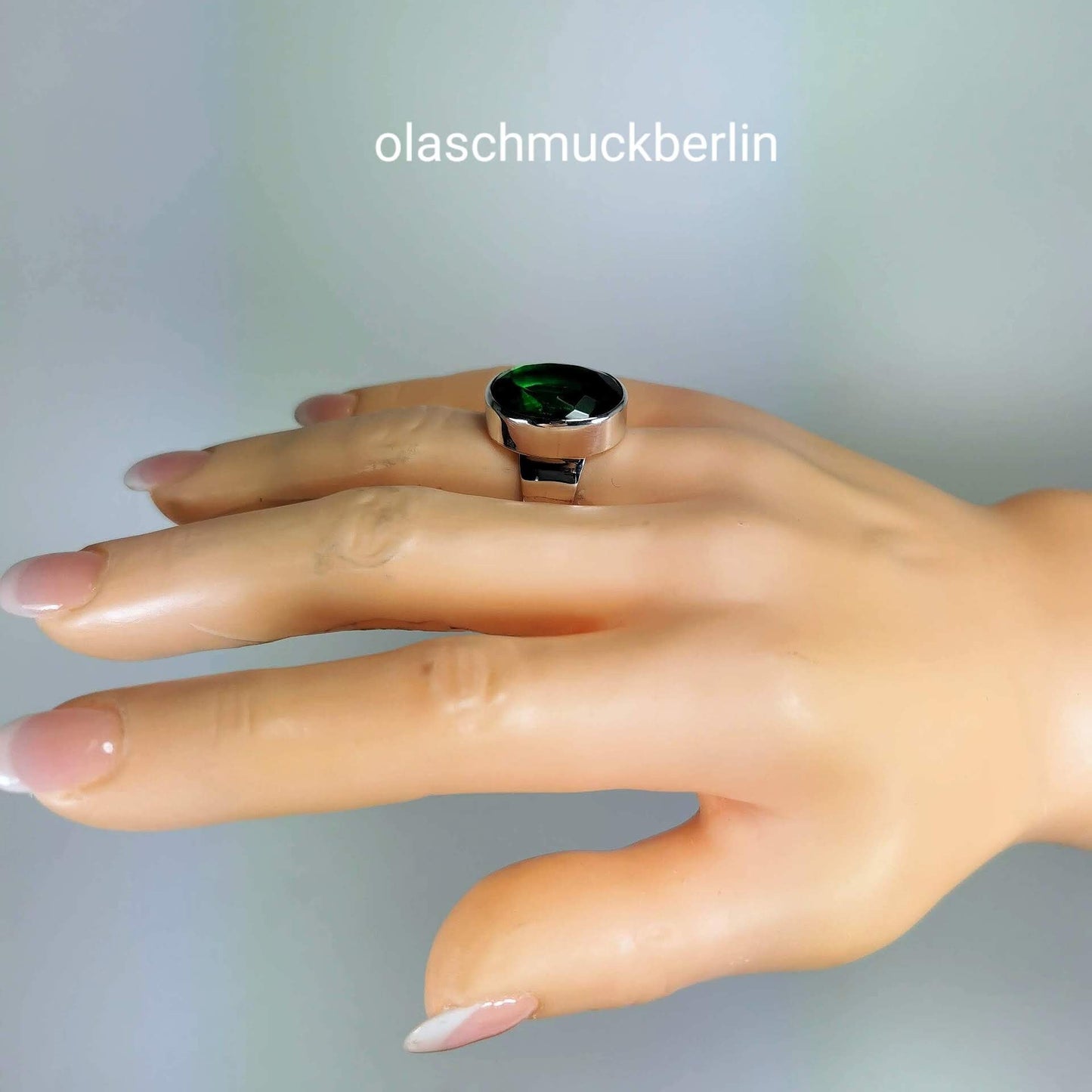 Handgefertigter Silberring mit grünem Obsidian (Bolivien)
