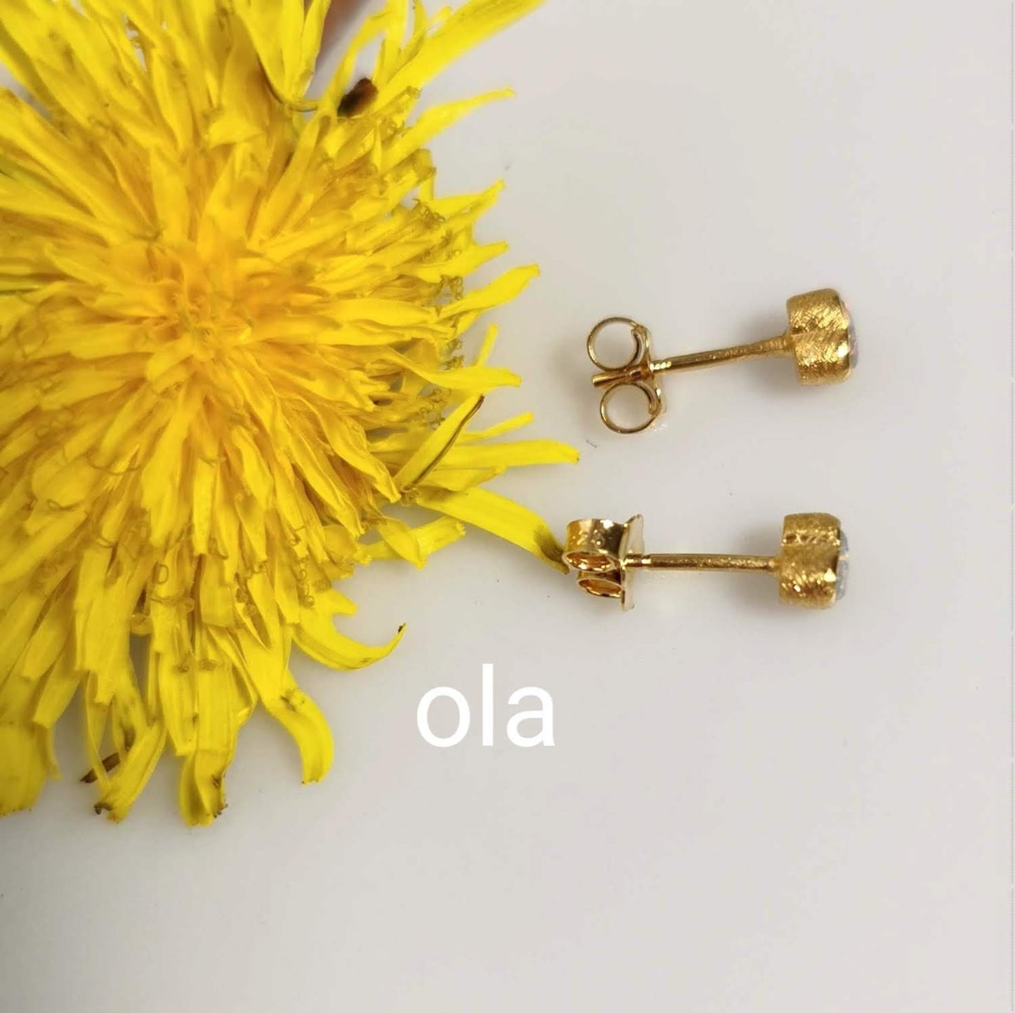 Silberohrstecker mit Edelopal (vergoldet)