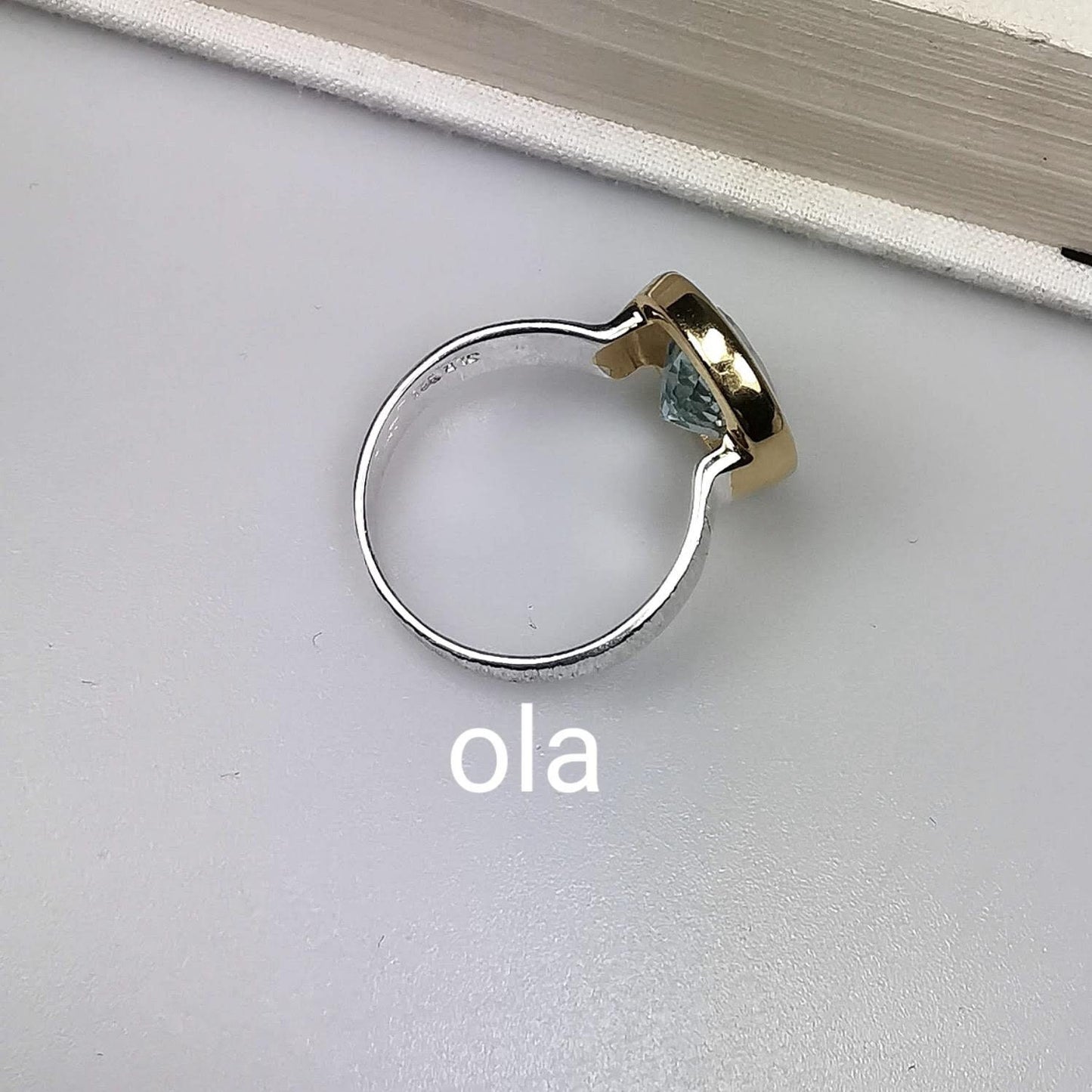 Handgefertigter Silberring mit Topas (vergoldet)