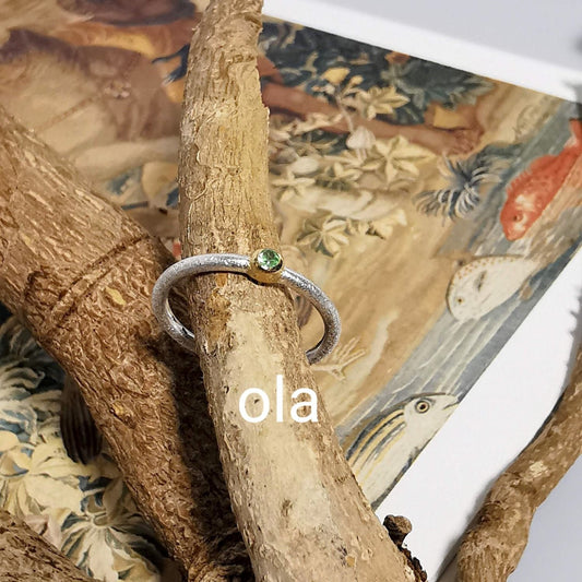 Handgefertigter Silberring mit Tsavorit (Tansania)