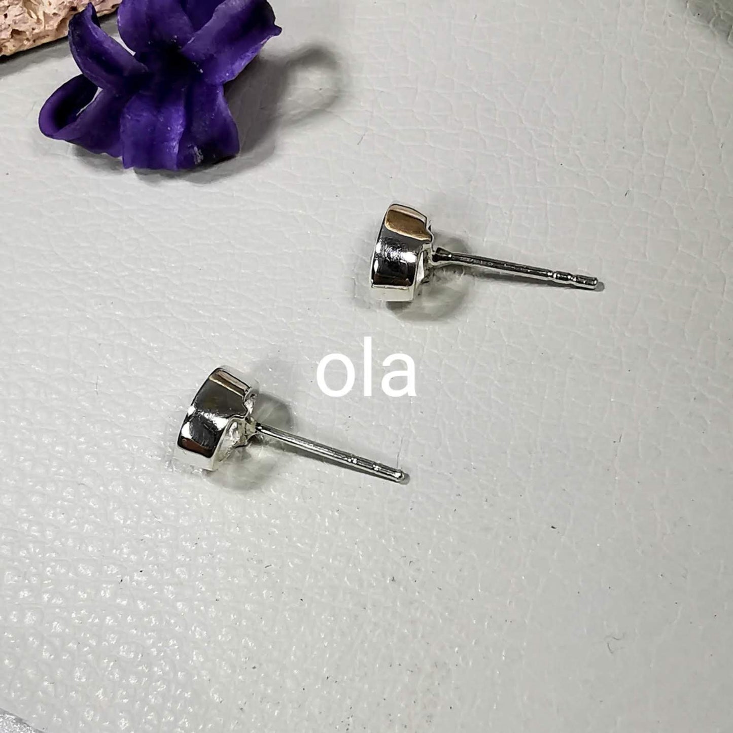 Handgefertigte Silberohrstecker mit Aquamarin (USA)