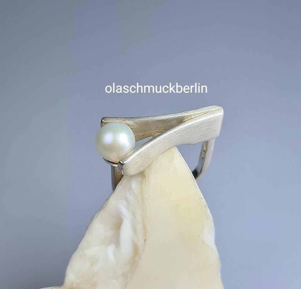 Handgefertigter Silberring mit Süßwasserperle