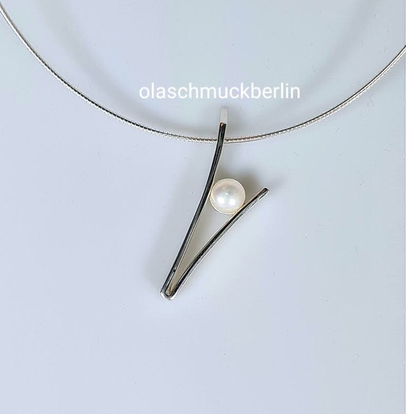 Silberanhänger mit Süßwasswerperle