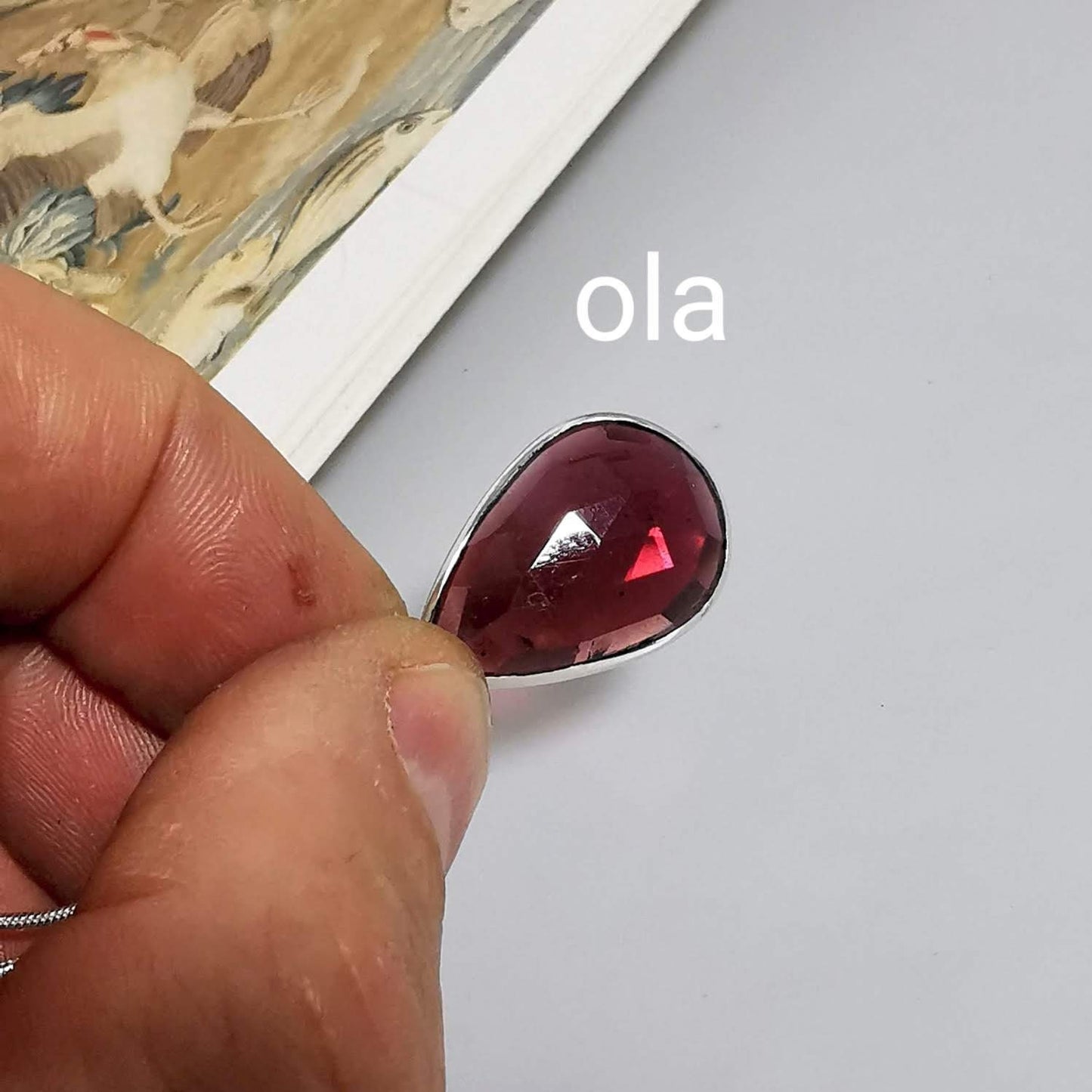 Facettierter Granat Anhänger in Silber gefasst // 1,0