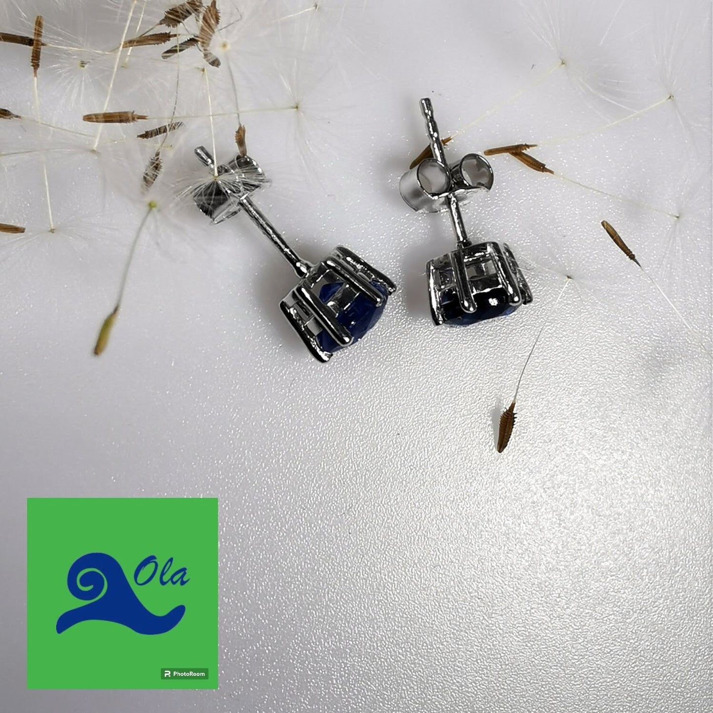 Ovale Ohrstecker aus Kyanit in Silber gefasst