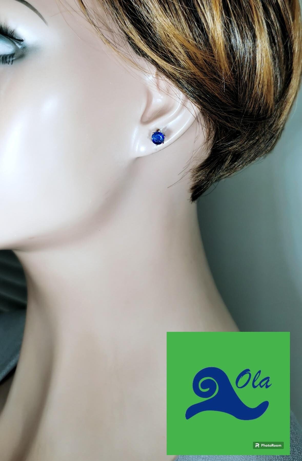 Ovale Ohrstecker aus Kyanit in Silber gefasst