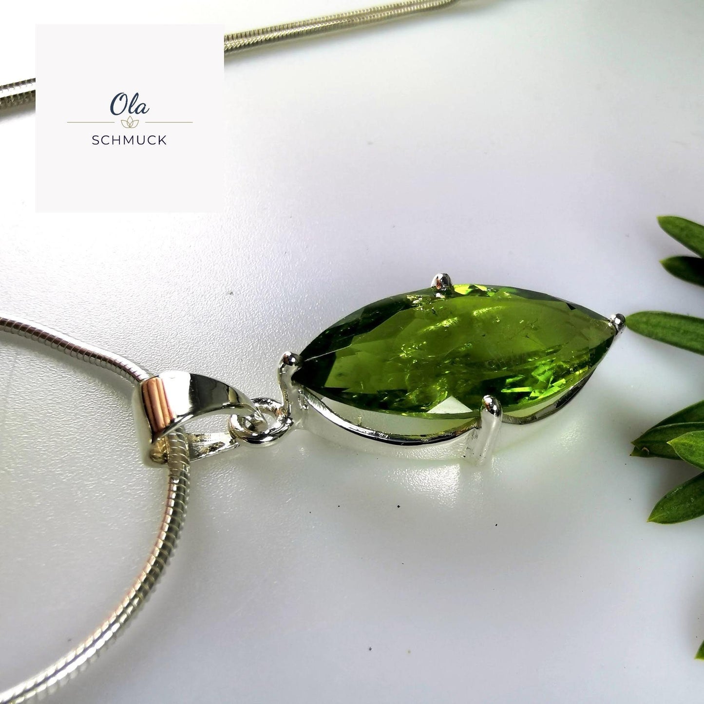 Silber Anhänger mit Peridot