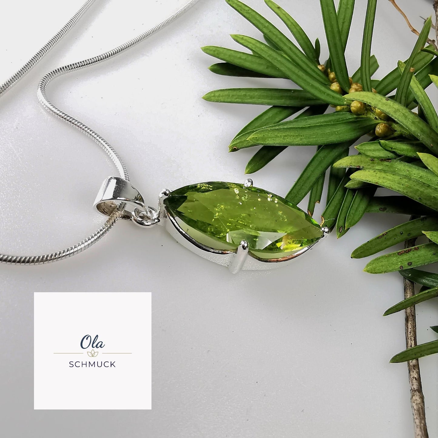 Silber Anhänger mit Peridot