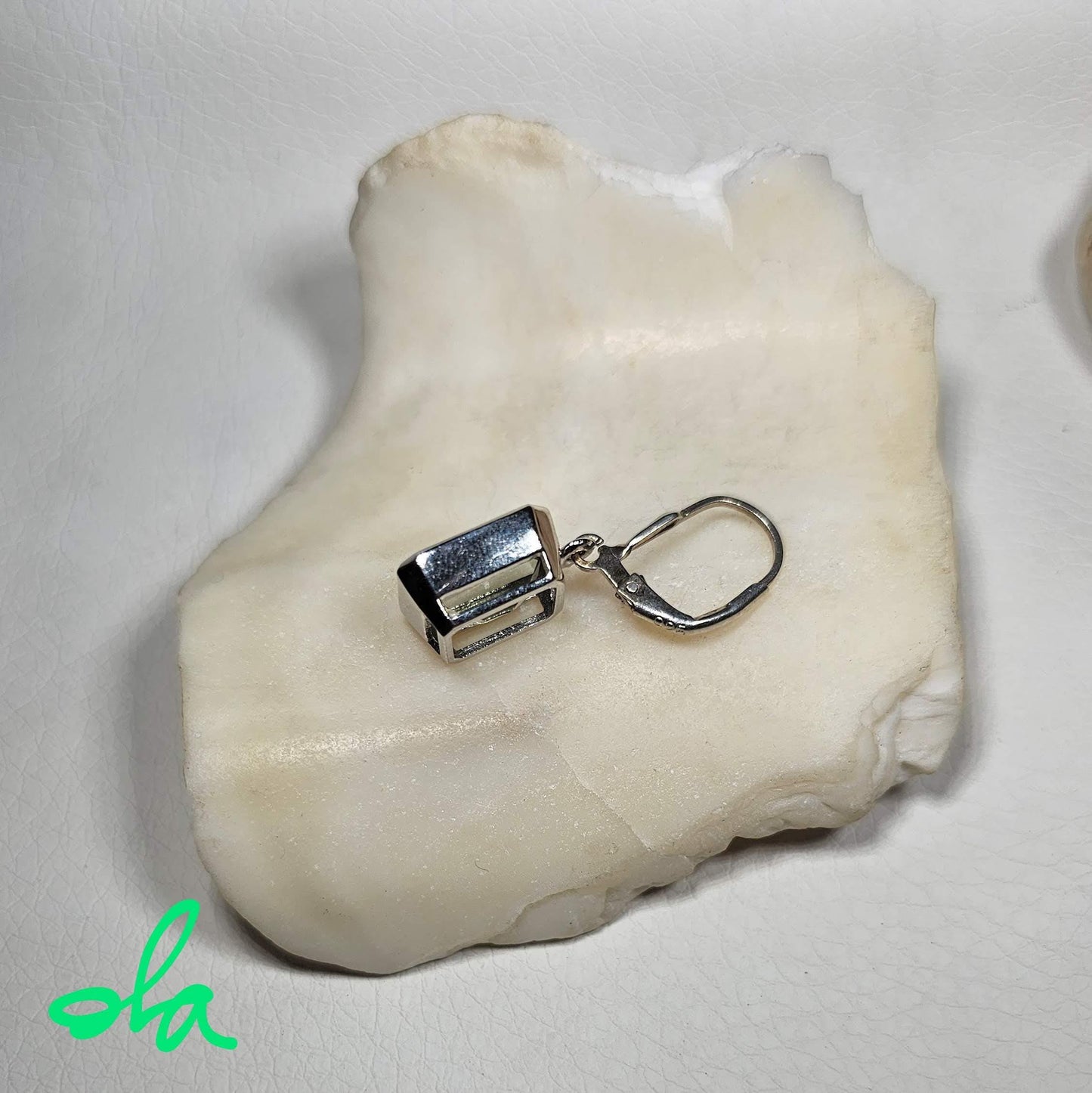 Silberohrhänger mit Prasiolith