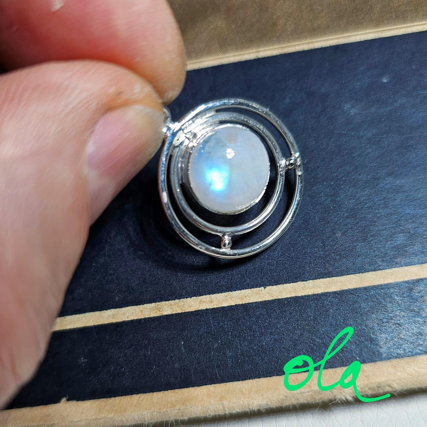 Silber Anhänger mit Mondstein
