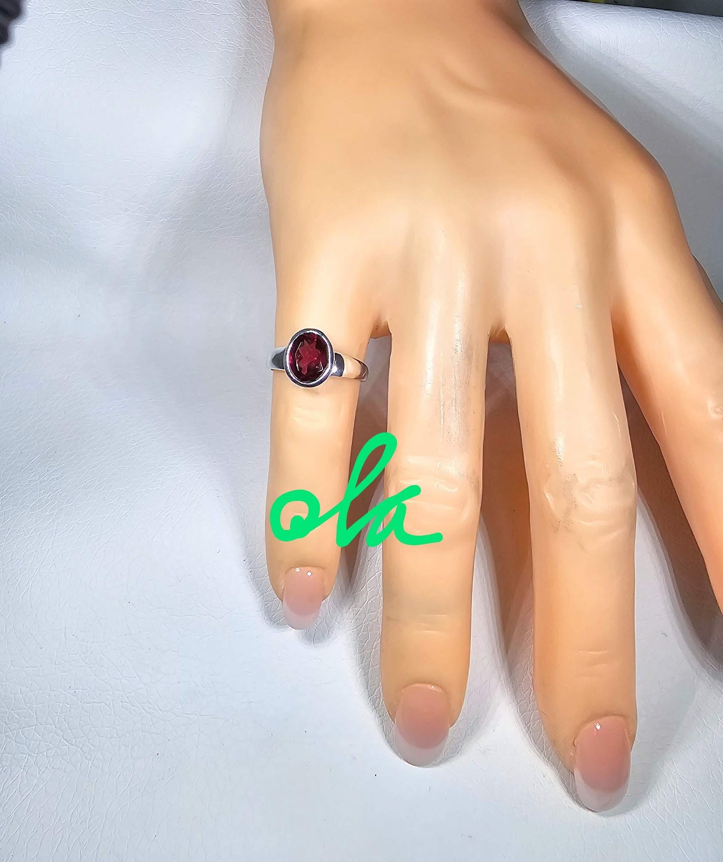 Ring mit Granat