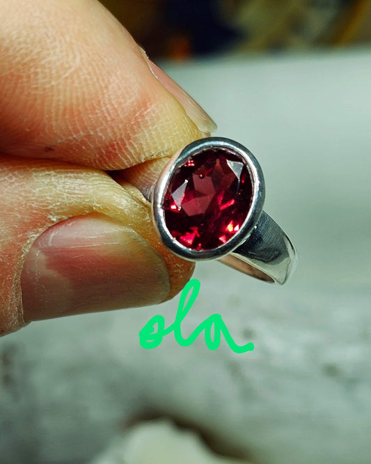 Ring mit Granat