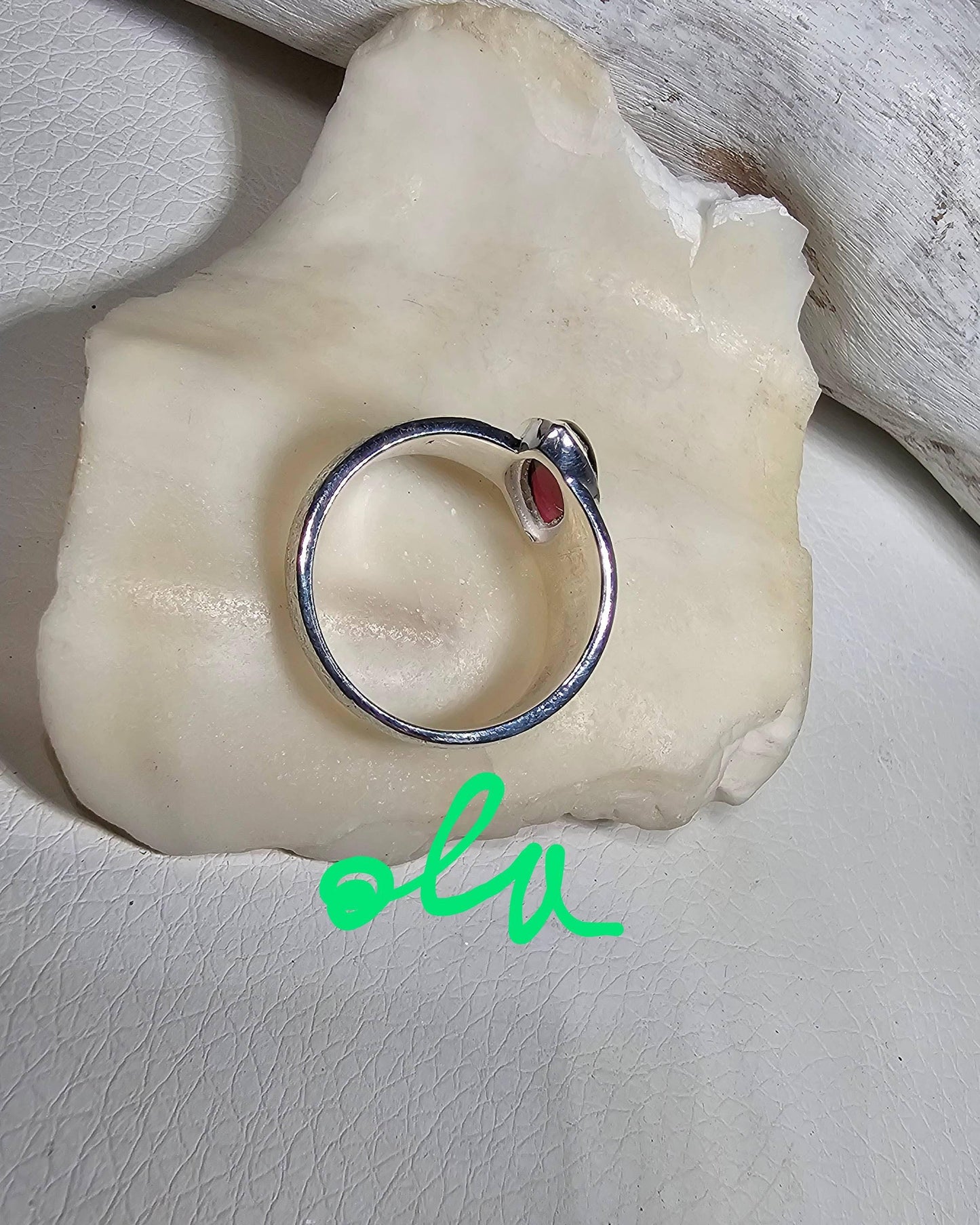 Ring mit Granat