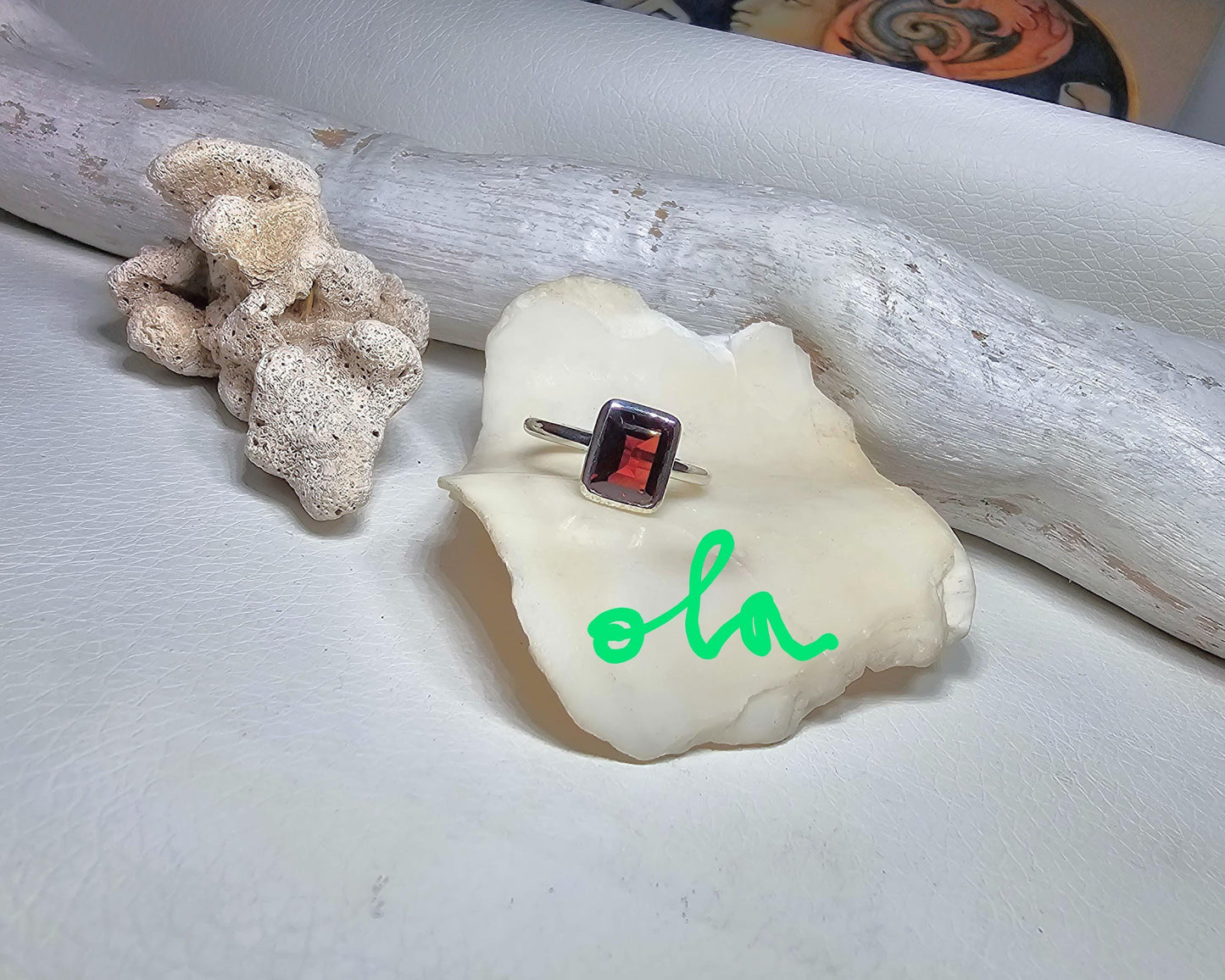 Ring mit Granat