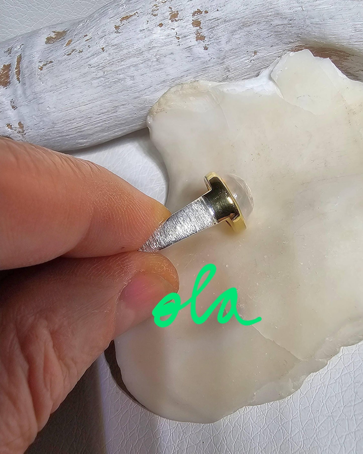Handgefertigter Silberring mit Mondstein